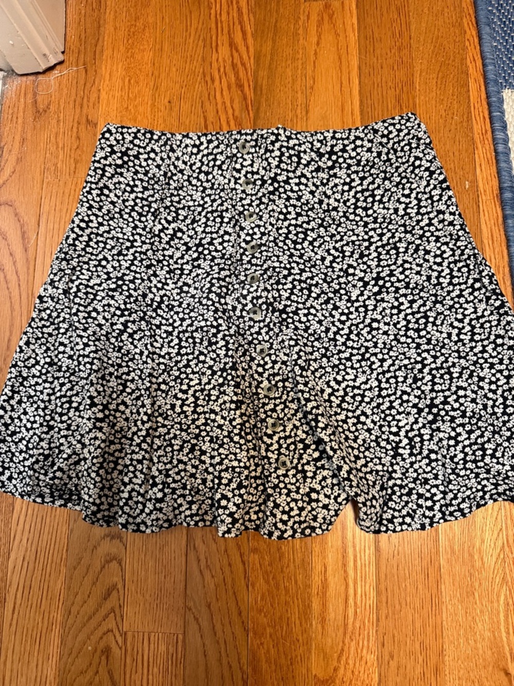 American Eagle Outfitters Black and White Floral Button-Front Skater Skirt